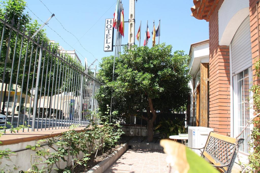 Hotel La Masia Portbou Exterior foto